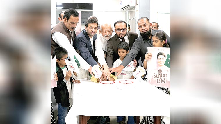  وزیر صحت ،ڈپٹی سپیکر کا سندس  فاؤنڈیشن کا دورہ،تحائف تقسیم