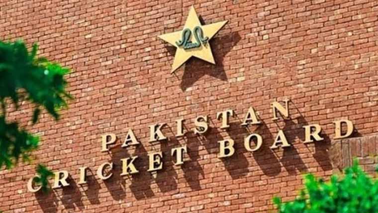 پی سی بی کو قومی ویمنز ٹیم کے نئے ہیڈ کوچ کی تلاش