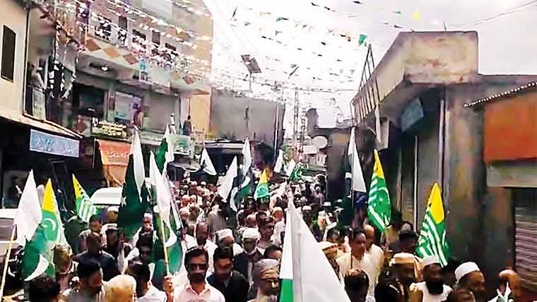 پلندری میں امن مارچ ،’’بدامنی نامنظور‘‘کے فلک شگاف نعرے