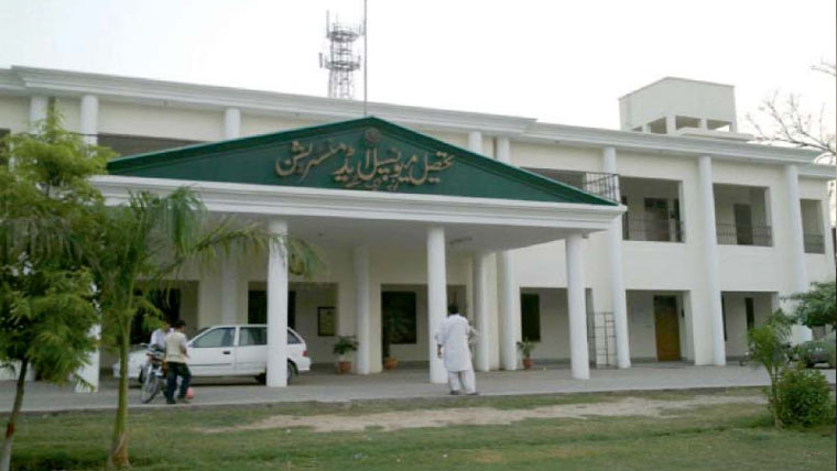 خصوصی افراد کو پوسٹل بیلٹ سے  آگاہ کیا جائے :ڈسٹرکٹ الیکشن کمشنر