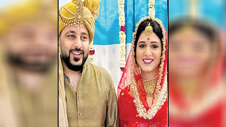 شادی کے صرف 5ماہ بعد بادشاہ اور ایشا رکھی میں علیحدگی 