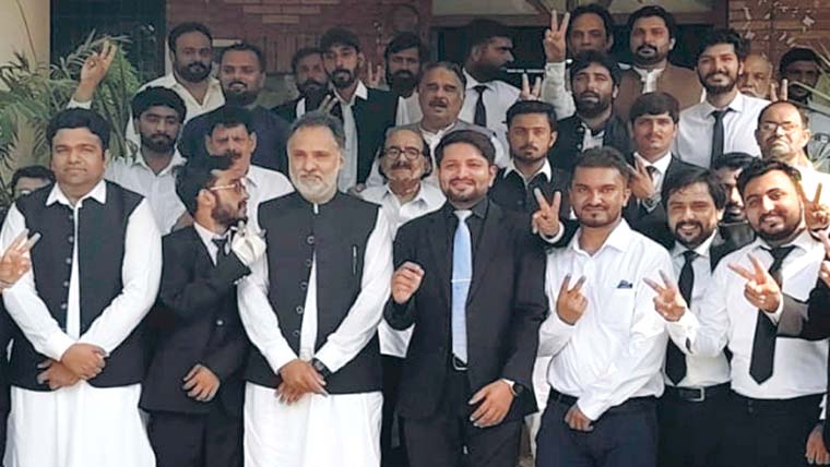 ینگ لائرز فورم نے بار کے صدارتی  امیدوار ظل حسنین کی حمایت کر دی 