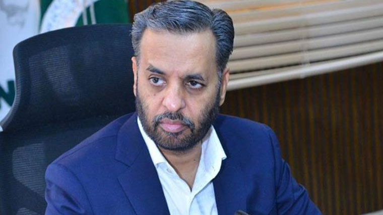 جو کام نہیں کررہا اسے فوری فارغ کریں    وزیرصحت پمز کے دورہ پر برہم