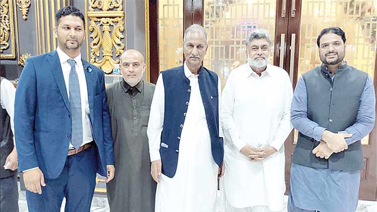 مرز ا جمشید اقبال کے بیٹے کی دعوت   ولیمہ ،اہم شخصیات کا اکٹھ بن گئی 