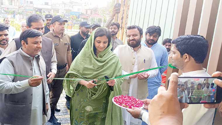  ٹانڈہ میں مریم نواز لیڈیز اینڈ  چلڈرن پارک کا افتتاح