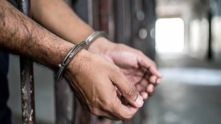 اینٹی کرپشن کی کارروائی،تھانیدار  اورجونیئر کلرک سروسز ہسپتال گرفتار 