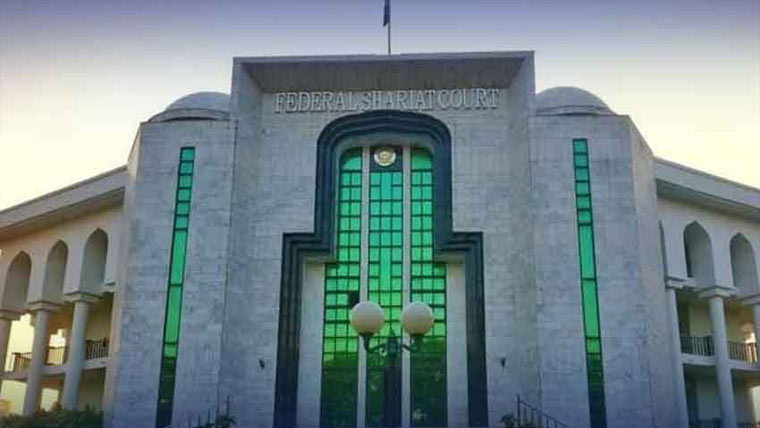 اڈیالہ جیل کے 3قیدیوں کا  عمران خان جیسی طبی سہولیات  کیلئے آئینی عدالت سے رجوع
