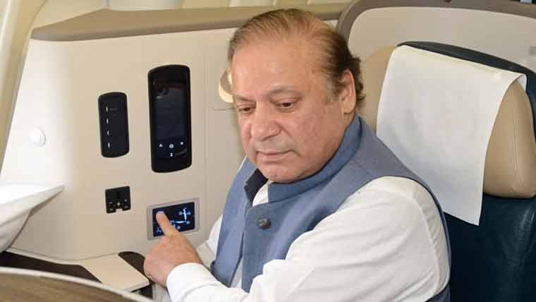 نواز شریف اپنے صاحبزادوں  کے ہمراہ وطن واپس پہنچ گئے 