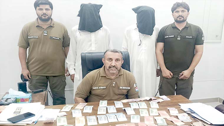 2جواری گرفتار، رقم 25 ہزار برآمد 