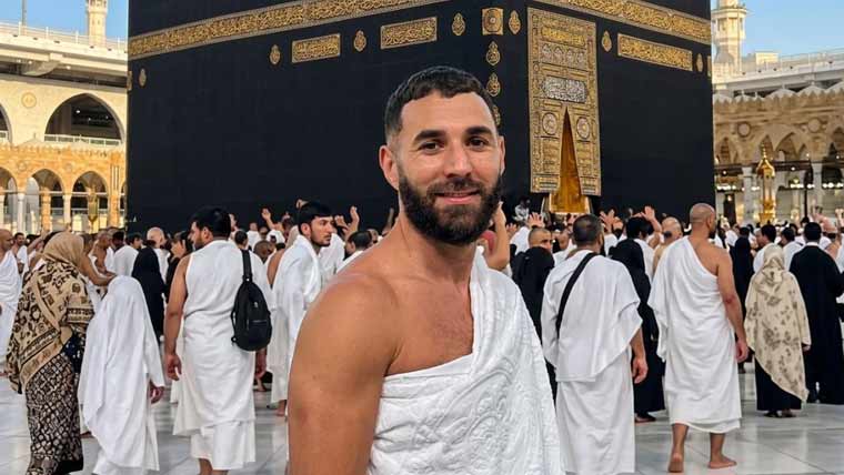 فرانسیسی فٹبالر کریم بنزیما نے  عمرے کی سعادت حاصل کرلی 