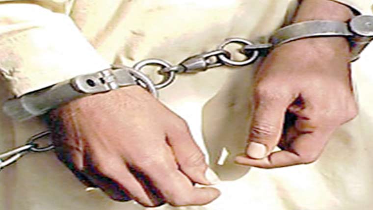  کھلا پٹرول بیچنے والا گرفتار