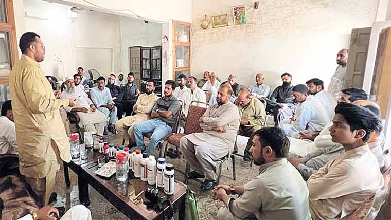  ترشاوہ باغات گریننگ سے بچانے کیلئے جدید باغبانی پر زور