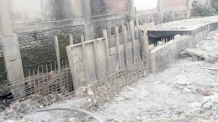 وزیرآباد: برساتی نالے کی تعمیر شہریوں کیلئے درد سر