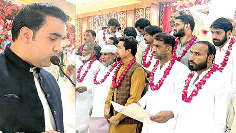نوشہرہ ورکاں :انجمن کلاتھ مرچنٹس کے  نومنتخب عہدیدار وں کی حلف برداری