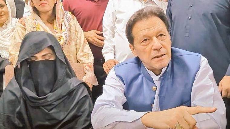 عمران خان اور بشریٰ بی بی کی اڈیالہ جیل میں 40منٹ تک ملاقات 