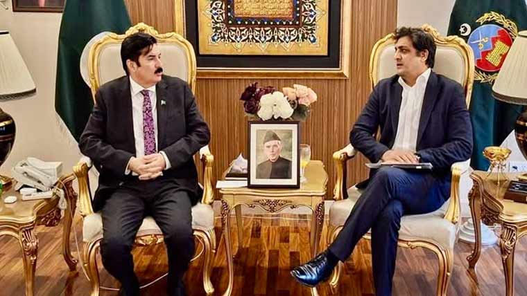 گورنر پختونخوا سے چیئرمین اسٹیٹ لائف انشورنس کارپوریشن کی ملاقات، ہیلتھ شعبہ پر تبادلہ خیال