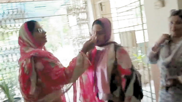 عبداللہ کالج میں لوڈشیڈنگ، حبس سے متعددطالبات بے ہوش