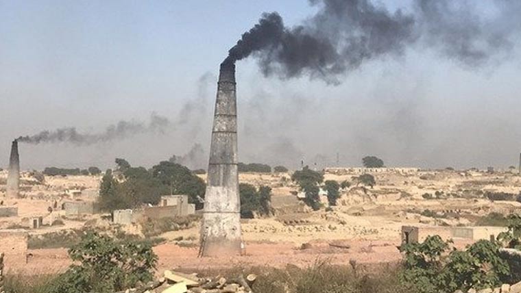 اینٹوں کے بھٹے اور فیکٹریاں فضائی آلودگی پھیلانے لگے 