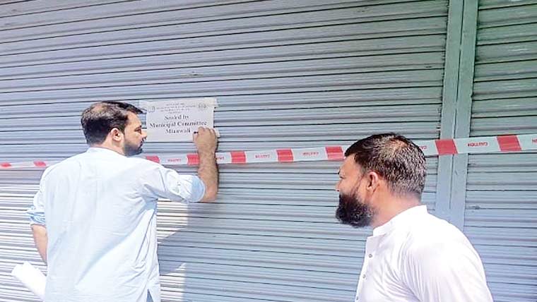 بغیر نقشہ منظوری کے تعمیر کی گئی متعدد دوکانیں موقع پر سیل