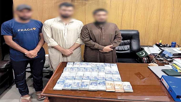 حوالہ ہنڈی کے 3 ملزمان گرفتار، 32 لاکھ روپے برآمد