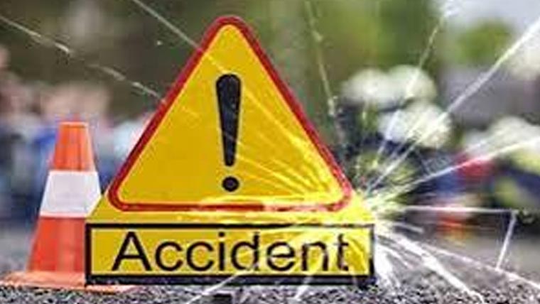 تلہ گنگ روڈ پر تیز رفتار ہائی ایس کی دو موٹر  سائیکلوں اور رکشے کو ٹکر، ایک شخص زخمی