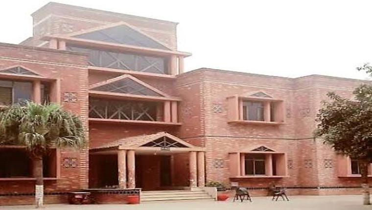 چائلڈ پروٹیکشن بیورو کے بعض  ملازمین غیرحاضر ،کارروائی کی سفارش 