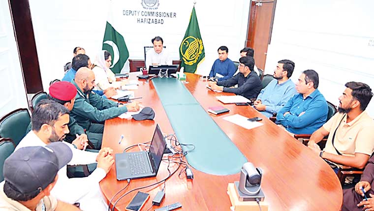 حادثات سے بچائو کیلئے ٹریفک قوانین پر عمل ناگزیر :ڈی سی 