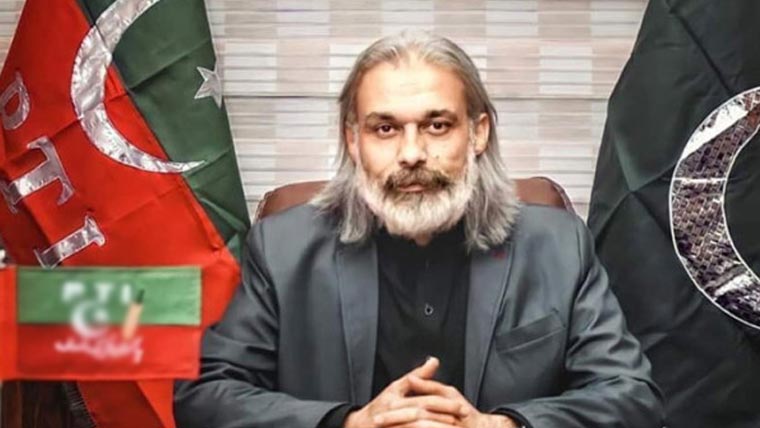  گنڈا پور کو پنجاب پولیس نے بجلی  کے جھٹکے دئیے ،سرجری کروانا پڑی  9ٹانکے لگے ؛ بھائی فیصل امین