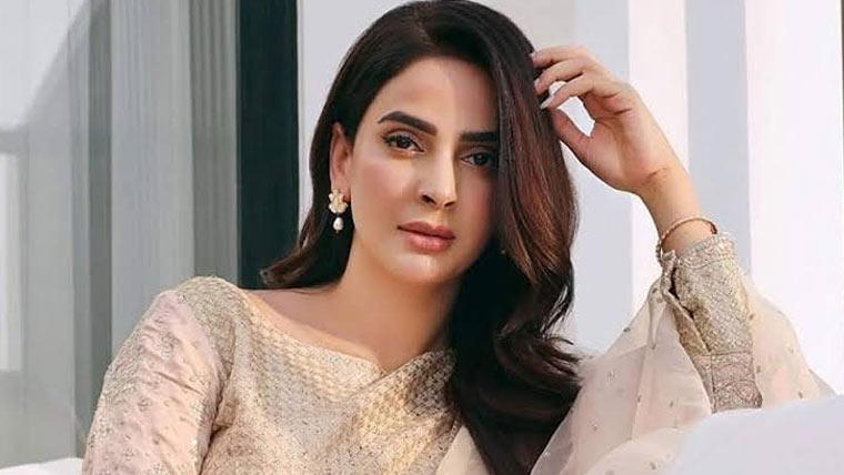 صبا قمر کا 4سال قبل ساتھی اداکار سے محبت کا اعتراف 