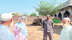 اسسٹنٹ کمشنر کاپیرا فورس کے  ہمراہ تبلیغی مرکز بھیرہ کا دورہ 