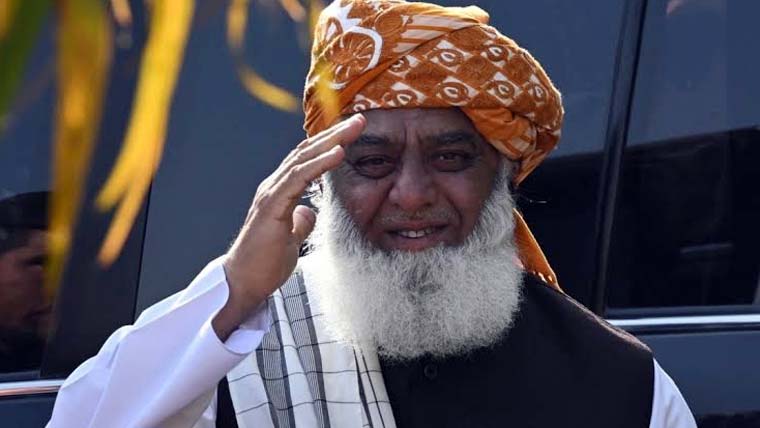 تحریک عدم اعتماد میں ساتھ دینگے :مولانا فضل الرحمن