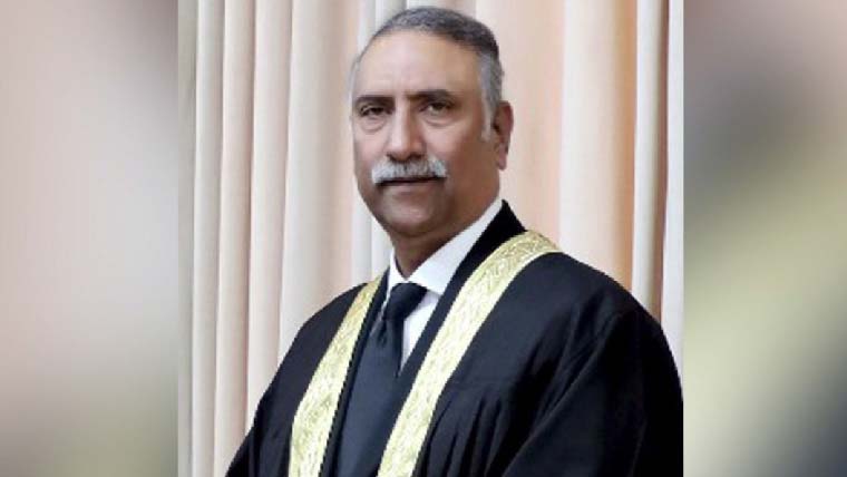جسٹس سرفراز ڈوگر اور جسٹس  محمد آصف کی کازلسٹ منسوخ