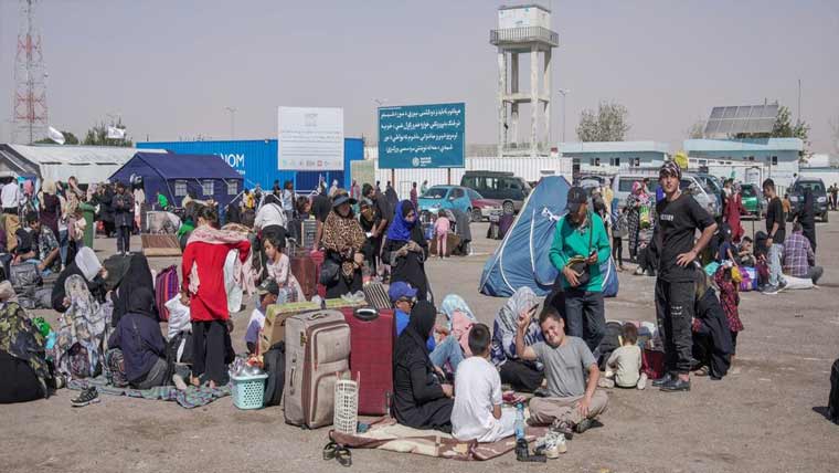 غیر قانونی افغان مہاجرین کی ایران سے ملک بدری کاعمل تیز