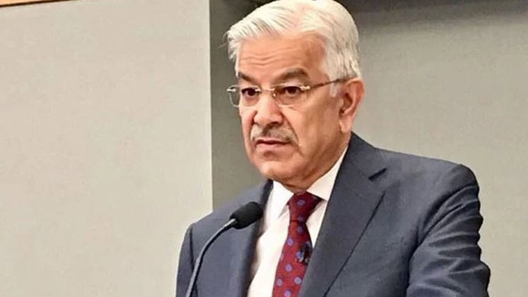 دارالخلافہ پر حملے کیلئے سرکاری  وسائل جائز،وزیر اعلیٰ کا ادائیگی  کر کے جہاز استعمال کرنا ناجائز  کوئی شرم ،حیا کرو:خواجہ آصف