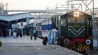 ٹرینوں بدستور گھنٹوں لیٹ  مسافر پریشان ہوتے رہے 