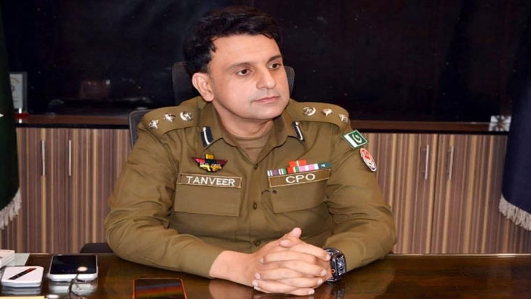 سی پی او کا لائل پور ڈویژن کے تھانوں اور سی ٹی او آفس کا دورہ
