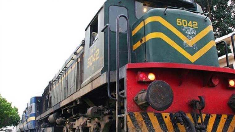 وزیراعظم کی ہدایت پر ریل کے  ذریعے پشاور ڈیزل ترسیل شروع