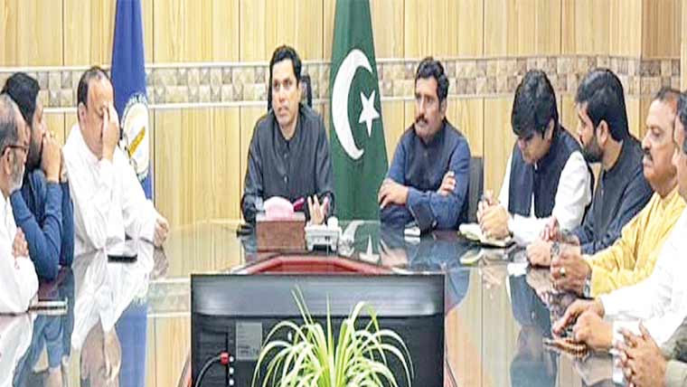 گھنٹہ گھر کے آٹھ بازاروں کے گرد 5 پارکنگ پلازوں کی تعمیر