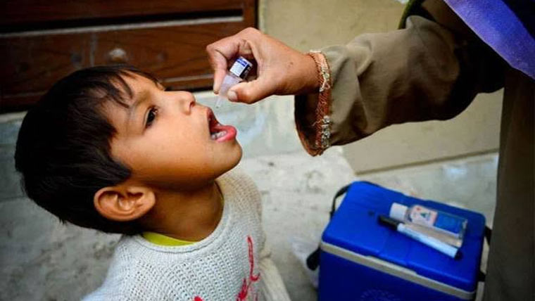 لاہور پولیو مہم ،22 لاکھ سے زائد بچوں کو قطرے پلائے گئے 