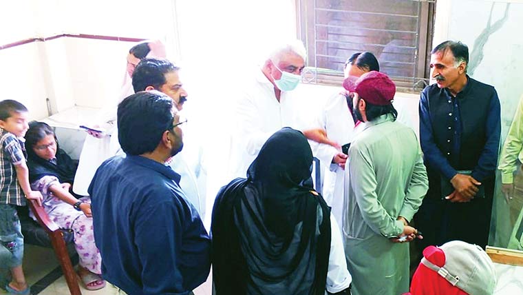 خواجہ سلمان کا فیصل مسعود ٹیچنگ ہسپتال کا اچانک دورہ 