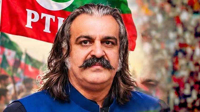 بانی پی ٹی آئی کا حکم ملا تو دوبارہ وزیراعلیٰ بن سکتا ہوں:گنڈاپور