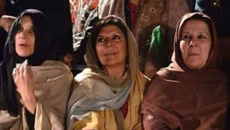 عمران خان سے ملاقات کی  اجازت نہ ملی ،علیمہ خان سمیت تینوں  بہنوں کی جیل میں بھوک ہڑتال 
