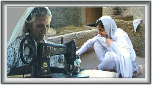 لفظوں کے سہارے منزلیں نہیں‌ملتیں